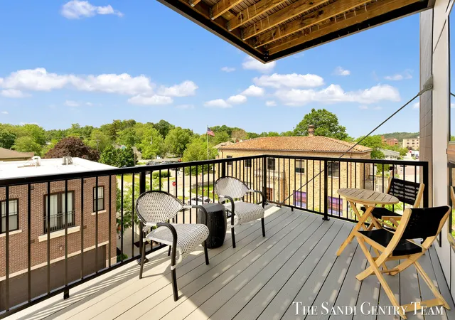 4th image of 300 Washington Ave, Grand Haven, MI 49417