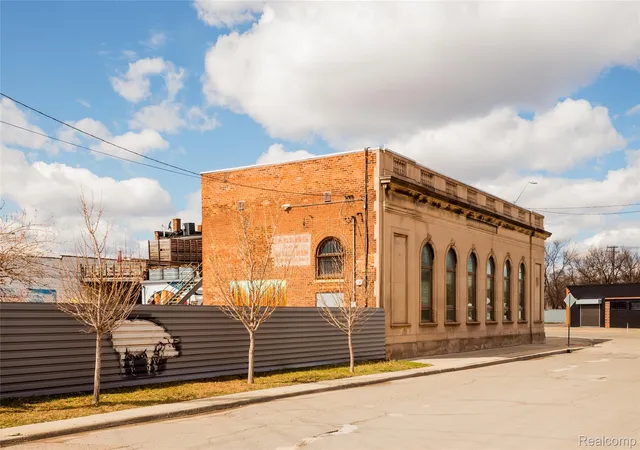 Listing Photo 2 - Condo for sale in building located at 3401 & 3415 Michigan Ave, Detroit, MI 48216 - Unit #