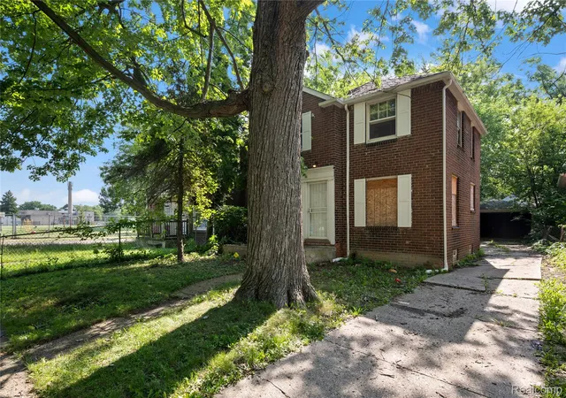 Photo 3 of Single family home for sale at 10438 Wayburn St, Detroit, MI 48224 | MLS# 20261019270 | Listing updated on 2026-09-29