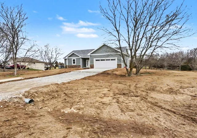 Photo 3 of Single family home for sale at 1311 Northwind Dr, Jackson, MI 49201 | MLS# 81026011733 | Listing updated on 2026-09-28