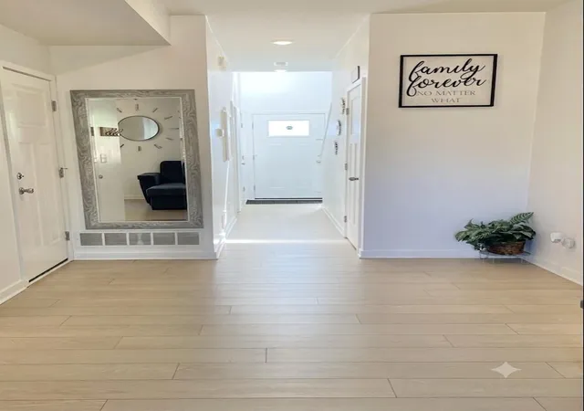 Listing Photo 4 - Condo for sale in building located at 392 Harbor Town Ct, Holland, MI 49423 - Unit #4