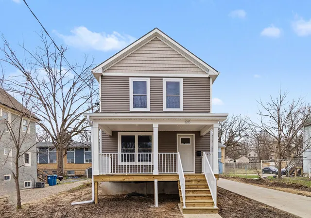 Homes for sale in Kalamazoo, MI | 1205 Summit Ave, Kalamazoo, MI 49006 | MLS# 66026011805