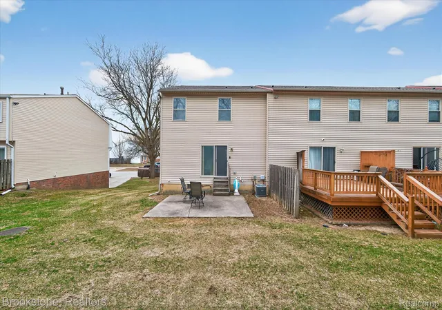 Listing Photo 2 - Condo for sale in building located at 37744 Charter Oaks Blvd, ClintonCharterTownship_Macomb, MI 48036 - Unit #397