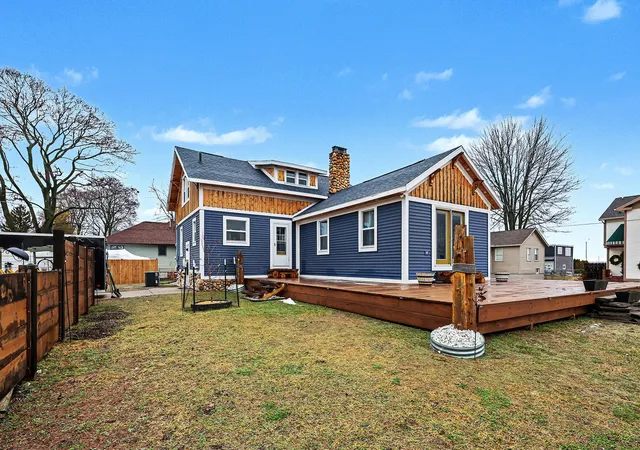 3rd image of 1835 Edgewater St, Muskegon, MI 49441 | MLS# 71026012052