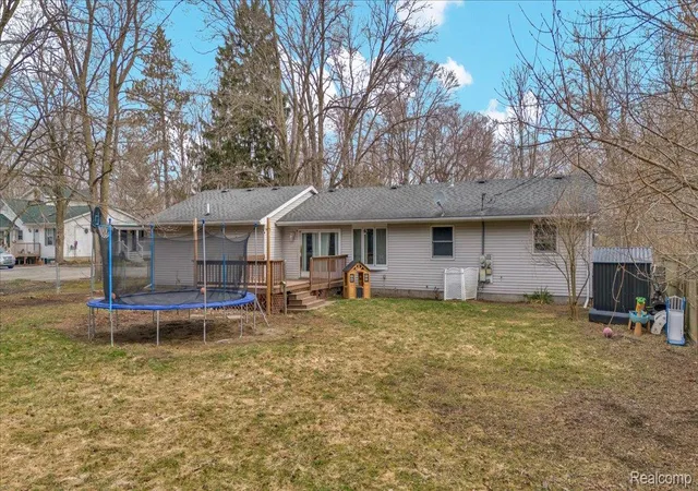 Photo 3 of Single family home for sale at 6865 Abbottsford Rd, North Street, MI 48049 | MLS# 20261019709 | Listing updated on 2026-09-11