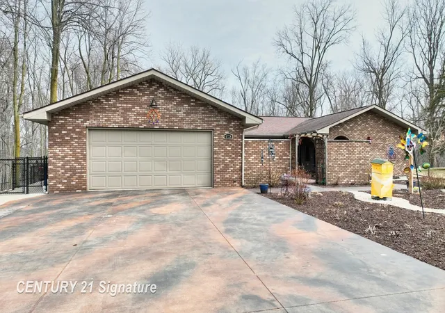 Photo 1 of Sale Pending at 6728 N River Rd, Freeland, MI 48623 | MLS# 61050202591 | Listing updated on 2026-07-19