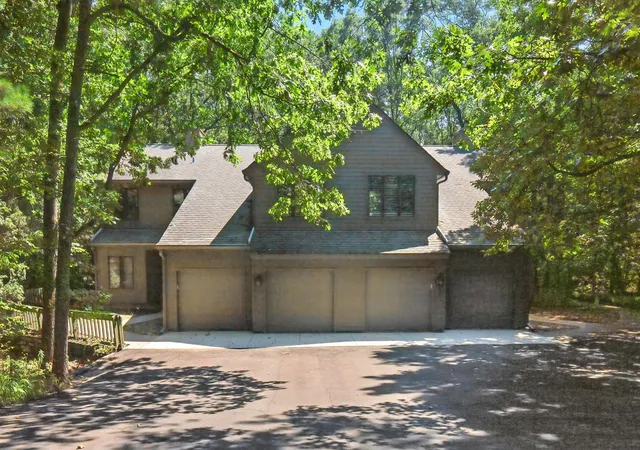 2nd image of 1501 W Water St, New Buffalo, MI 49117