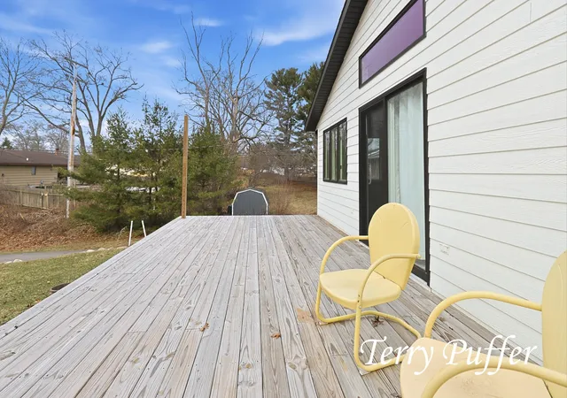 Photo 3 of Single family home for sale at 1559 Glenwood Ave, Muskegon, MI 49445 | MLS# 71026012106 | Listing updated on 2026-09-08