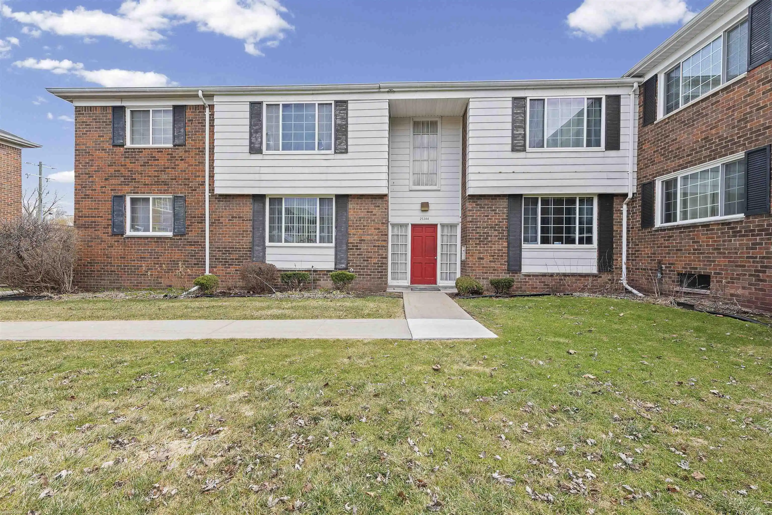Photo 1 of Condo for sale at 25344 Shiawassee Cir, Southfield, MI 48033 | MLS# 58050202610 | Listing updated on 2026-10-12
