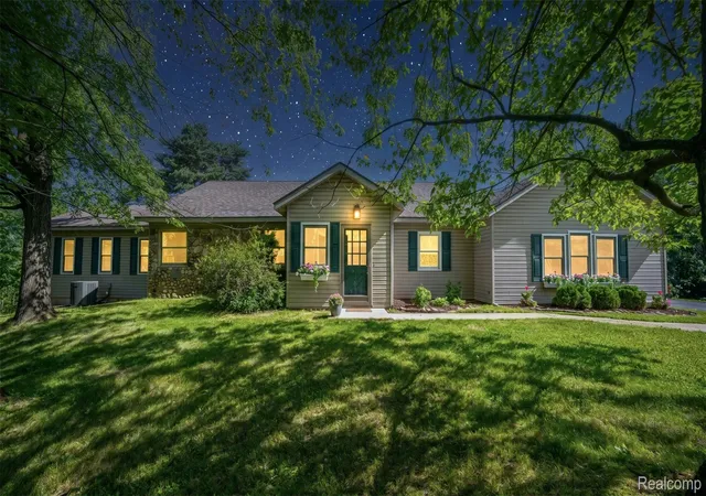 2nd image of 5370 Whipple Lake Rd, Clarkston, MI 48348 | MLS# 20261019785