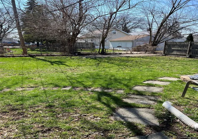 Photo 4 of Single family home for sale at 729 Cleophus Pkwy, Lincoln Park, MI 48146 | MLS# 20261019786 | Listing updated on 2026-07-06