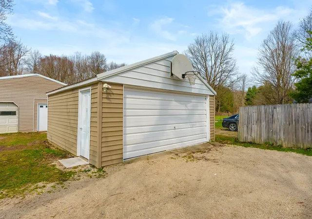 4th image of 5171 N 20Th St N, Kalamazoo, MI 49004 | MLS# 66026012132