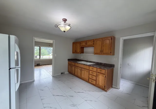 4th image of 905 E High, Mount Pleasant, MI 48858 | MLS# 79080066399
