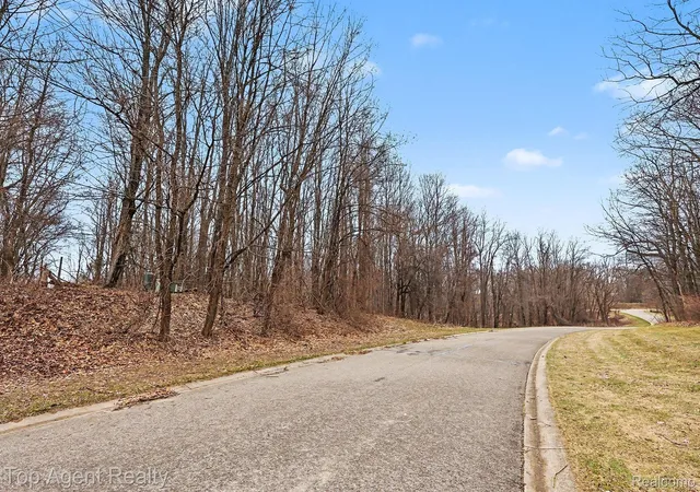 Photo 2 of Land for sale at 1511 Barrwood Trl, Oxford, MI 48371 | MLS# 20261019922 | Listing updated on 2026-09-17