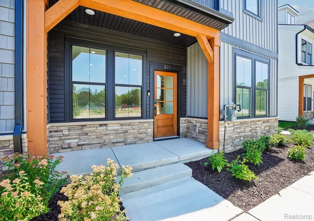 Listing Photo 3 - Condo for sale in building located at 277 Lantana Dr, Howell, MI 48843