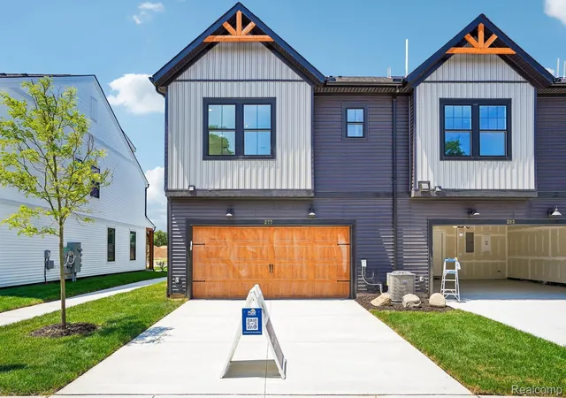 Listing Photo 4 - Condo for sale in building located at 277 Lantana Dr, Howell, MI 48843