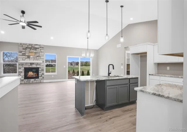 4th image of 8451 Woodridge Dr, Davison, MI 48423 | MLS# 20261019937