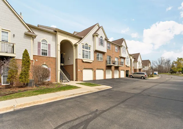 35th image of 9475 Lakeside Dr, Ypsilanti, MI 48197 | MLS# 81026012292