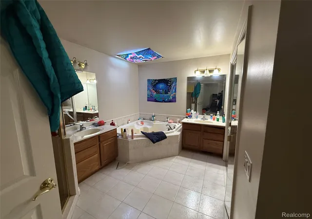 3rd image of 2085 Whispering Waters Pass, Flushing, MI 48433 | MLS# 20261020016