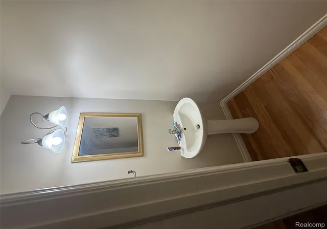 4th image of 2085 Whispering Waters Pass, Flushing, MI 48433 | MLS# 20261020016