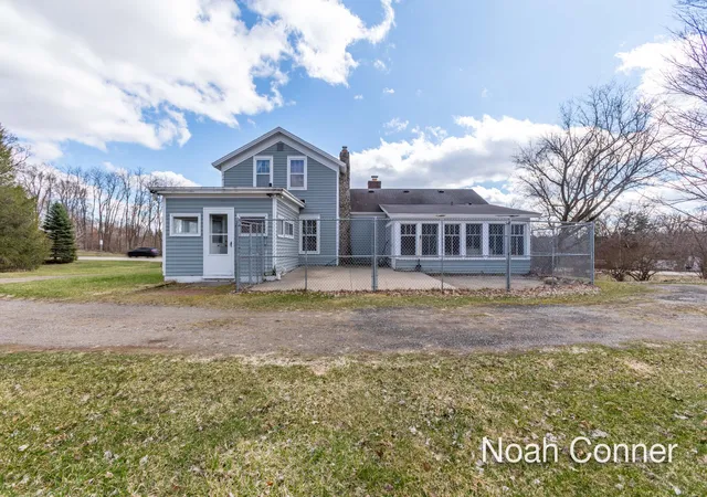 4th image of 5295 Belding Rd Ne, Rockford, MI 49341 | MLS# 65026012326
