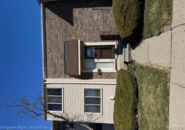 Photo 1 of Condo for sale at 7 Hampton Towne St #7, Southfield, MI 48075 | MLS# 20261020048 | Listing updated on 2026-08-04