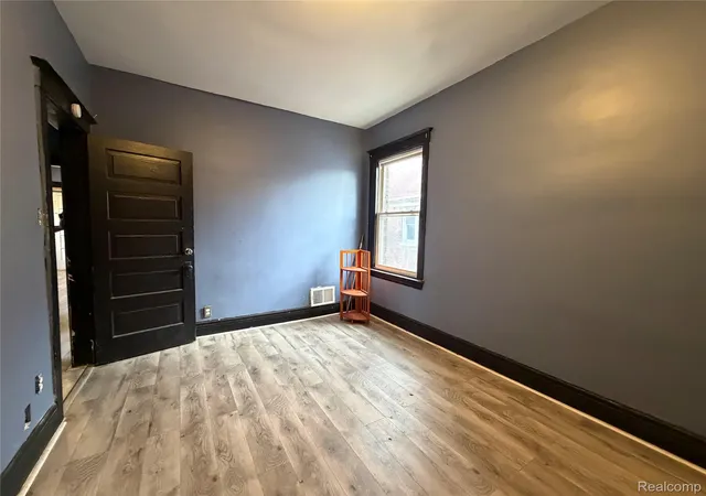 4th image of 593 Owen St, Detroit, MI 48202 | MLS# 20261020052