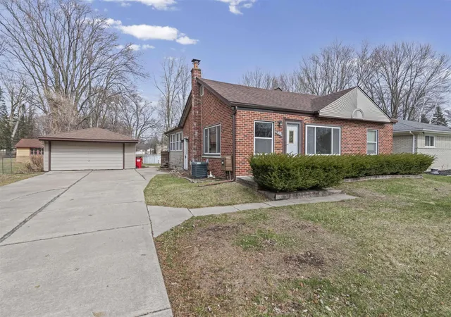 Homes for sale in Harrison Charter Township Macomb, MI | 26595 Hickler Ln, Harrison Charter Township Macomb, MI 48045 | MLS# 58050202725