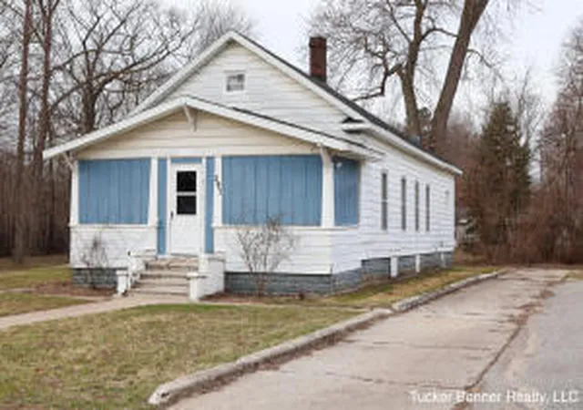 1st image of 293 N 3rd Ave, Fruitport, MI 49415 | MLS# 71026012387