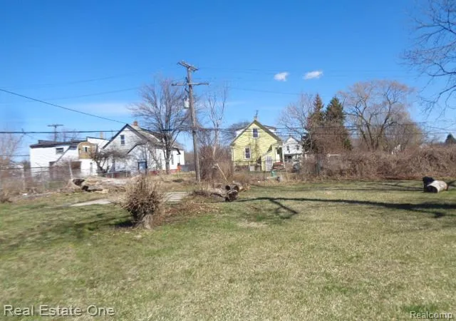 5th image of 5468 Holcomb St, Detroit, MI 48213 | MLS# 20261020141