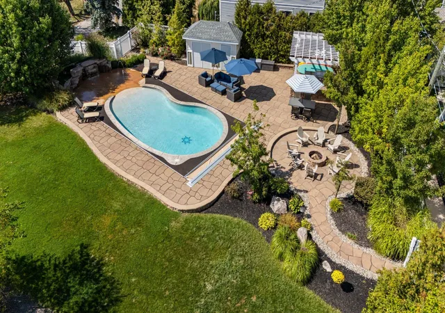 4th image of 53 N Shore Dr, South Haven, MI 49090 | MLS# 69026012411