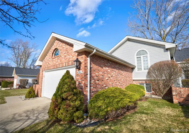 Photo 2 of Condo for sale at 6361 Squire Lake Dr, Flushing, MI 48433 | MLS# 20261020193 | Listing updated on 2026-09-04