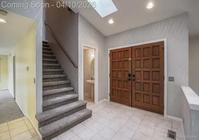 Photo 4 of Single family home for sale at 3151 Loon Lake Shrs Rd, Waterford, MI 48329 | MLS# 20261020227 | Listing updated on 2026-07-13