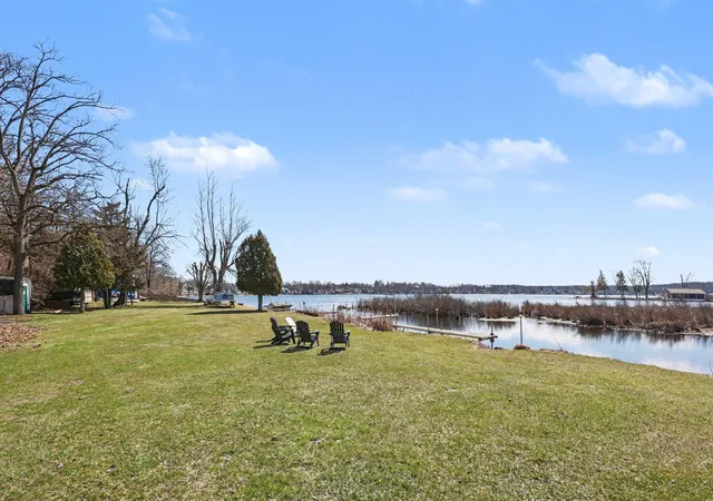 Homes for sale in Cambridge Township Lenawee, MI | 5884 Rays Dr, Cambridge Township Lenawee, MI 49265 | MLS# 81026012510