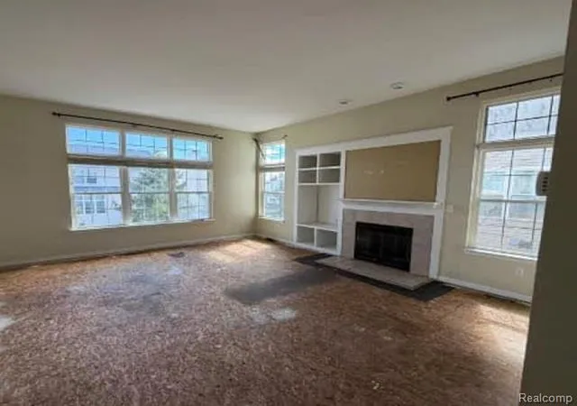 Listing Photo 3 - Condo for sale in building located at 1219 Portsmouth Dr, Howell, MI 48843