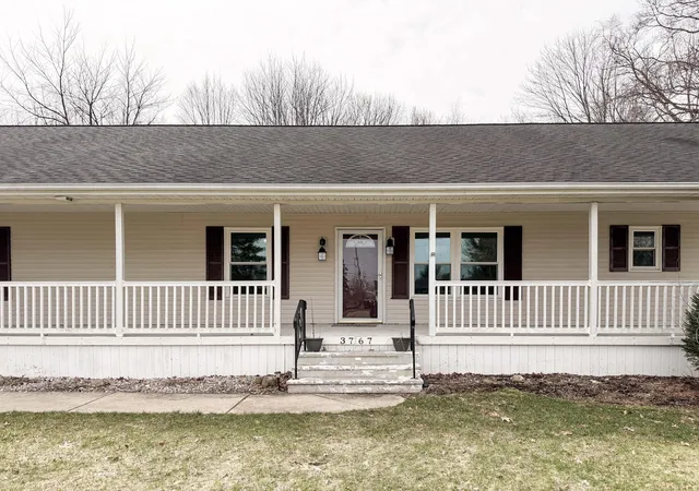 Photo 2 of Single family home for sale at 3767 Van Horn Rd, Jackson, MI 49201 | MLS# 81026012594 | Listing updated on 2026-07-07