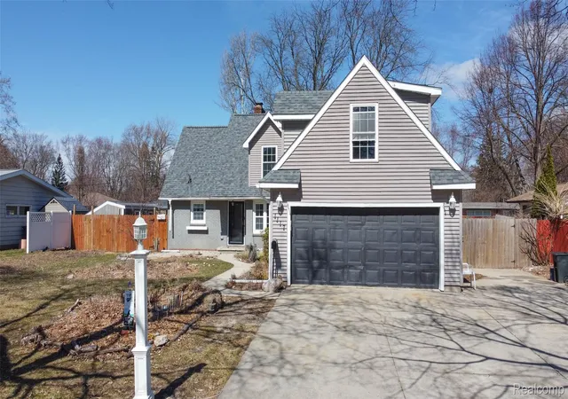Photo 2 of Single family home for sale at 1117 Glendale St, Midland, MI 48642 | MLS# 20261020697 | Listing updated on 2026-07-07