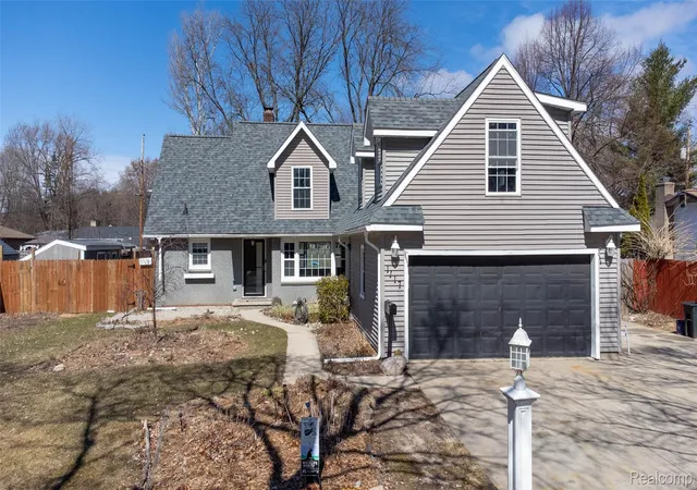 Photo 3 of Single family home for sale at 1117 Glendale St, Midland, MI 48642 | MLS# 20261020697 | Listing updated on 2026-07-07