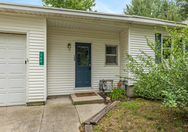 Photo 2 of Multi family home for sale at 707 N Maple St, Saugatuck, MI 49453 | MLS# 66026012799 | Listing updated on 2026-09-18