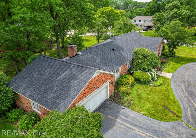 Photo 3 of Single family home for sale at 1899 Ledbury Dr, Bloomfield Hills, MI 48304 | MLS# 20261021020 | Listing updated on 2026-07-20