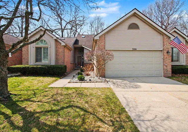 Homes for sale in Brighton City Livingston, MI | 306 Pineknoll Ct, Brighton City Livingston, MI 48116 | MLS# 81026012924