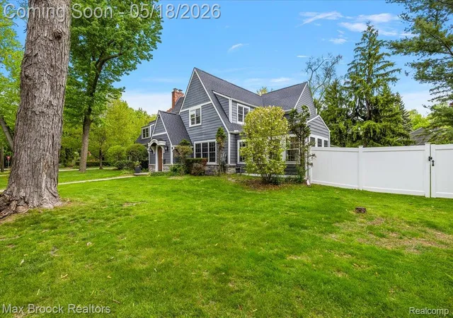 Photo 4 of Single family home for sale at 972 Oxford St, Birmingham, MI 48009 | MLS# 20261021145 | Listing updated on 2026-07-07