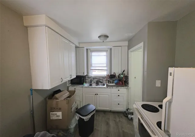 3rd image of 18499 Pierson St, Detroit, MI 48219 | MLS# 20261021241