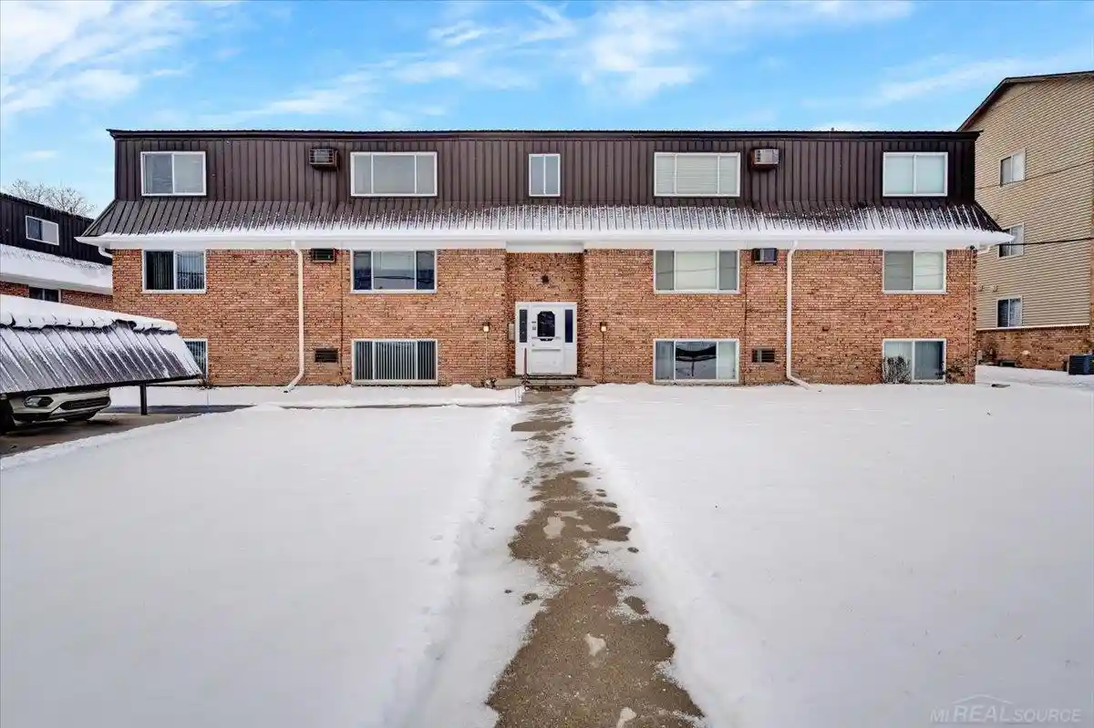 Listing Photo 2 - Condo for sale in 1617 S Riverside Ave C 18 located at 1617 S Riverside Ave C 18, Saint Clair, MI 48079 - Unit 1617 S Riverside Ave C 18