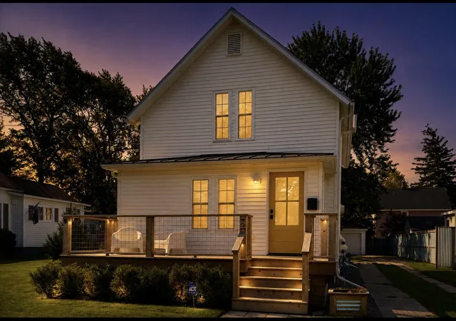 18th image of 104 E Locust St E, Three Oaks, MI 49128 | MLS# 69026013127