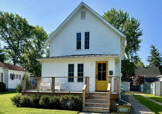 1st image of 104 E Locust St E, Three Oaks, MI 49128 | MLS# 69026013127