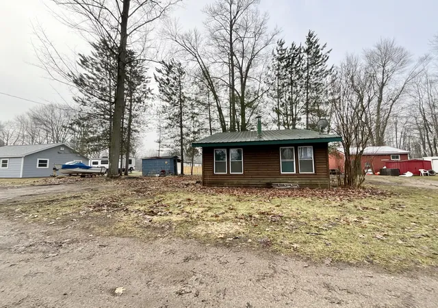 Photo 3 of Single family home for sale at 6384 Charleen Ln, Lake, MI 48632 | MLS# 65026013138 | Listing updated on 2026-08-30