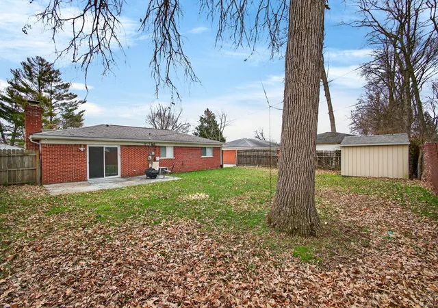 4th image of 23245 Tuck Rd, Farmington Hills, MI 48336 | MLS# 81026013144