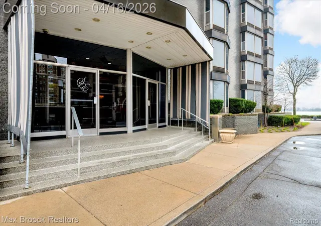 4th image of 8200 E Jefferson Ave #1901, Detroit, MI 48214 | MLS# 20261021384