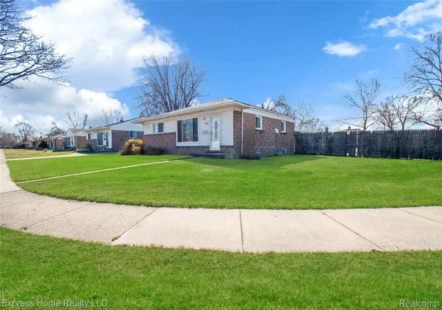 Photo 1 of Sale Pending at 11808 Mckinley Dr, Warren, MI 48089 | MLS# 20261021410 | Listing updated on 2026-07-30
